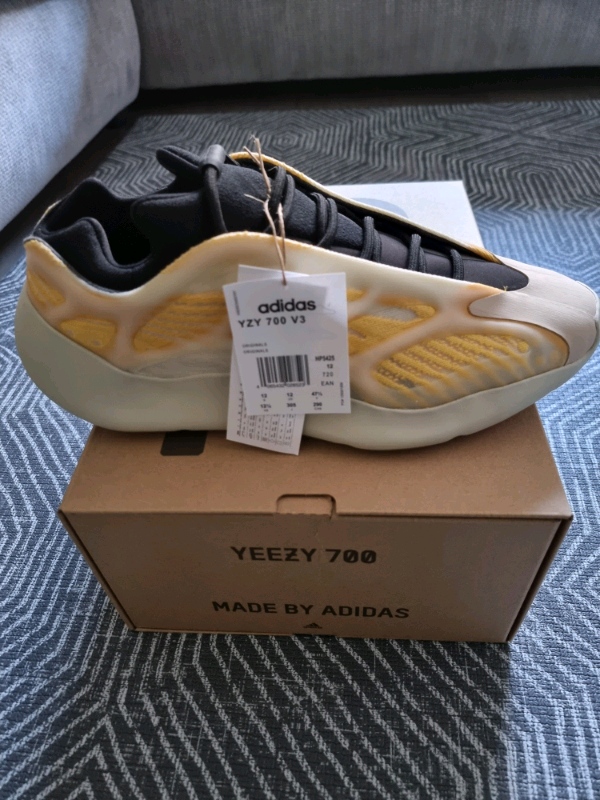 yeezy 700 12.5